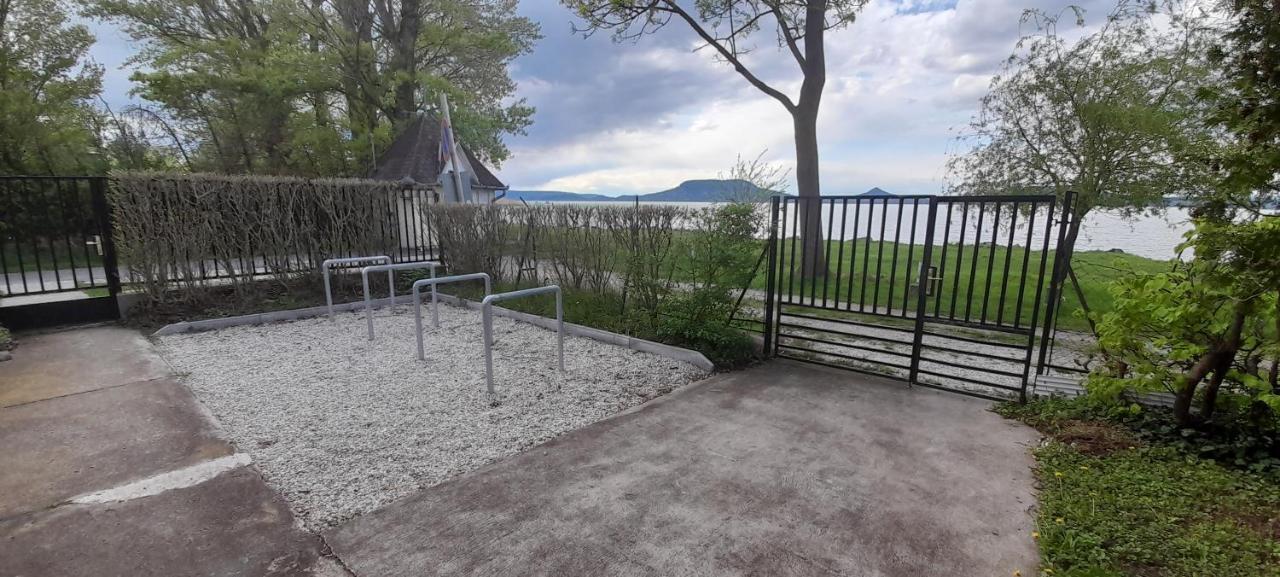 Suello Utcai Apartman Fonyod Vizparti Es Panoramas! On The Waterfront And With Balaton Panorama! Luaran gambar